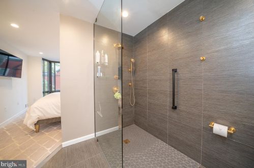 2023 Chancellor St, Philadelphia PA 19103-5604 exterior