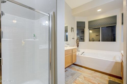 1267 Fitzgerald Rd, Simi Valley CA 93065-4480 exterior