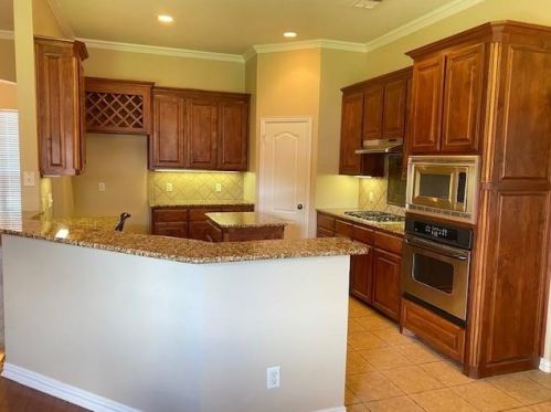 6916 Danele Ct, Fort Worth TX  76118-5700 exterior