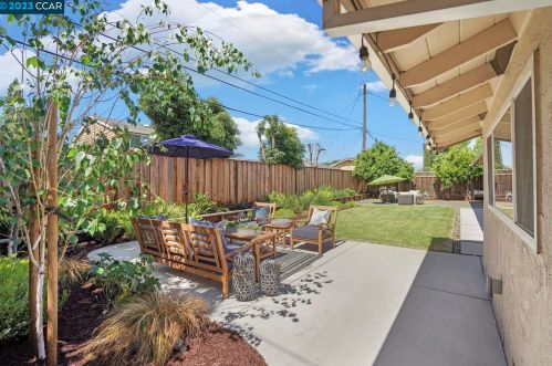 5178 Sutherland Dr, Concord CA  94521-3146 exterior