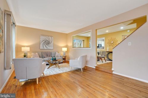 9048 Saffron Ln, Silver Spring MD 20901-4272 exterior