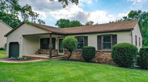 44 Wellington Ave, Flemington, NJ 08822-1835
