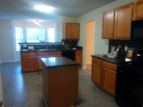 3414 Creekview Dr, Rex GA 30273-5039 exterior