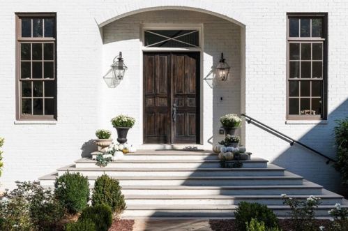 2799 Mabry Rd, Atlanta GA  30319-2828 exterior