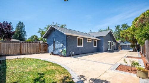 521 Teresa Ct, Sebastopol, CA 95472-2762