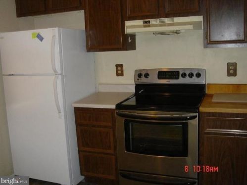 8481 Lazy Creek Ct, Springfield VA  22153-3846 exterior