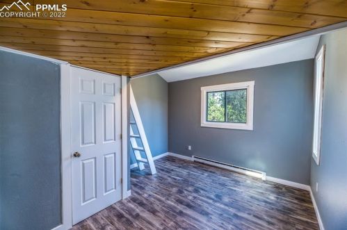 212 Pennsylvania Ave, Woodland Park CO 80863-8822 exterior