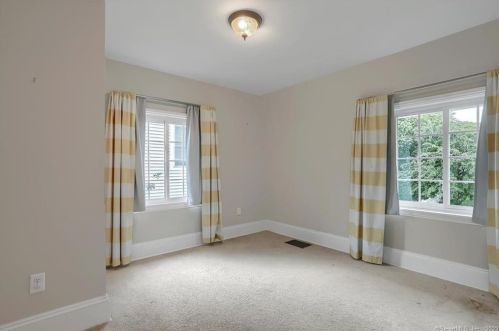 5 Hazel St, Norwalk CT  06851-3016 exterior