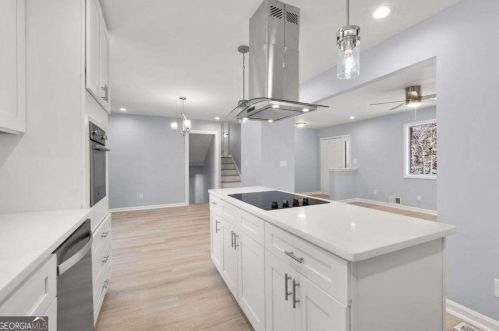 3225 Dogwood Dr, Atlanta GA  30344-3909 exterior