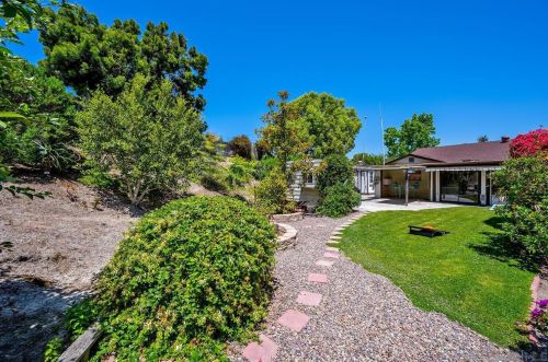 3919 San Ramon Dr, Oceanside, CA 92057-7241