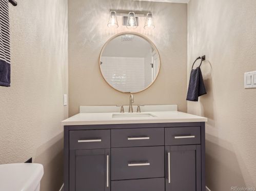 7083 Oneida Cir, Englewood CO  80112-1125 exterior