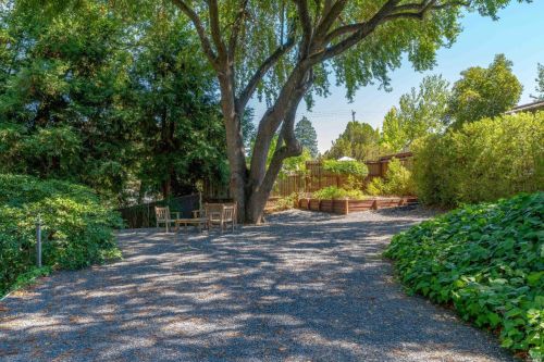 605 Dora Ave, Ukiah CA 95482-3926 exterior