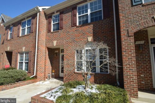 6097 Madison Pointe Ct, Falls Church, VA 22041-3656