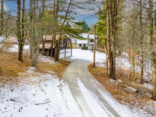 41 Lawrence Rd, Gray, ME 04039-9576