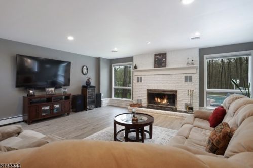 60 Ferguson Rd, Warren, NJ 07059-6908