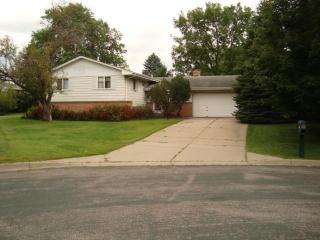 1417 Park Hills Ct, Saint Paul, MN 55125-2022