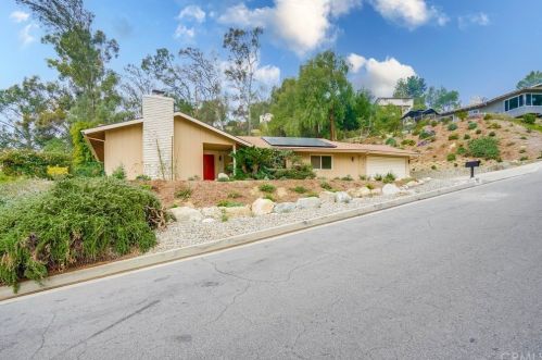 7745 Vale Dr, Whittier, CA 90602-1920