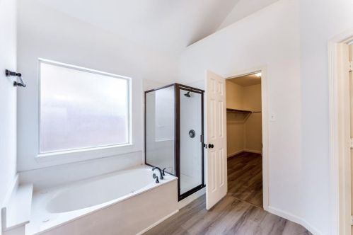 7642 Chadwick Ct, Dallas TX 75248-1600 exterior