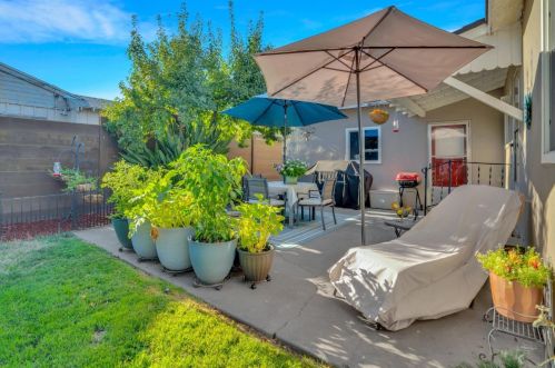 1700 Kenneth Dr, Turlock CA 95380-3421 exterior