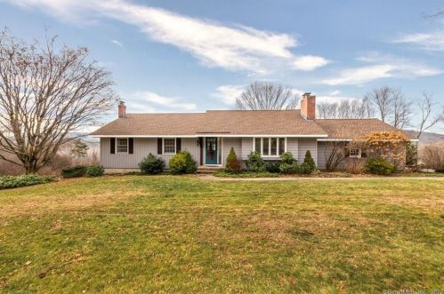 47 Day St, Granby CT  06035-2901 exterior