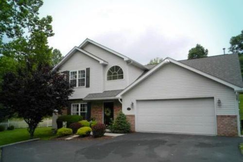 110 Patio Dr, White Hall, WV 26554-8599