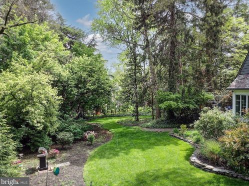 585 Warwick Rd, Haddonfield NJ 08033-3845 exterior