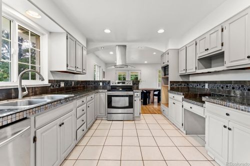 4930 Clarkson St, Englewood CO  80113-7008 exterior