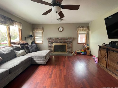 41 Clinton Ave, Norwalk, CT 06854-1527