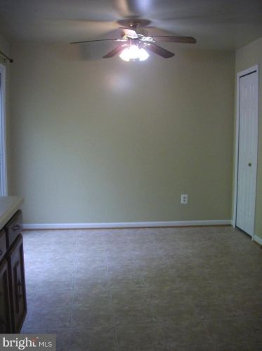 9017 Armendown Dr, Springfield VA  22152-2138 exterior