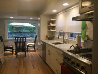 28 Valleywood Rd, Cos Cob CT  06807-2329 exterior