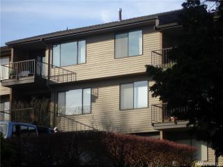 10639 Glen Acres Dr, Seattle, WA 98168-1565