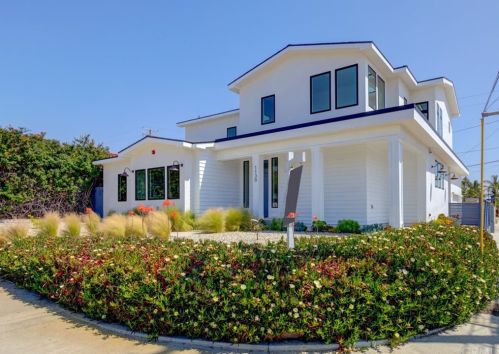 1130 21st St, Manhattan Beach, CA 90266-2924