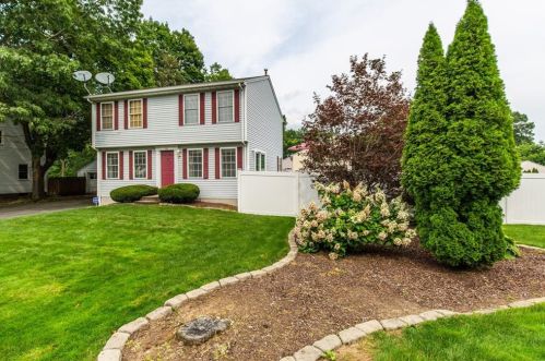 100 Nolbeth Dr, Warwick, RI 02888-1714