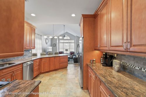 17 Arcadia Dr, Lakehurst NJ  08759-6160 exterior