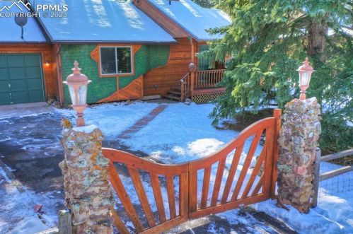 251 Gunnison Ave, Woodland Park CO 80863-1362 exterior