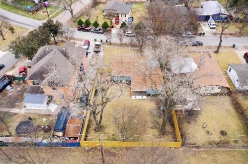 1605 Dent St, Garland TX 75042-5808 exterior