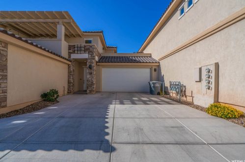 140 Center St, Kayenta, UT 84738-6159
