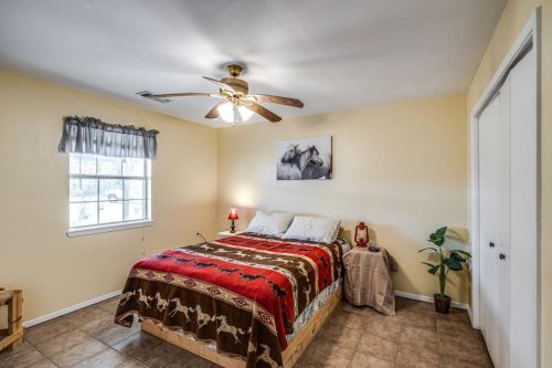 1256 Kentucky Town Rd, Whitewright TX 75491-3502 exterior