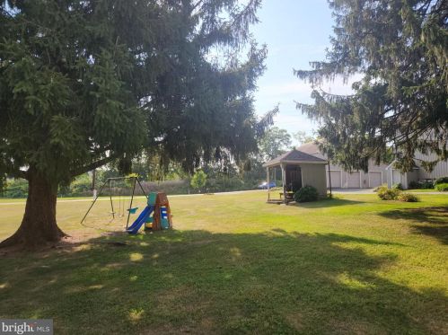 750 Summit Dr, Lancaster PA  17601-1152 exterior