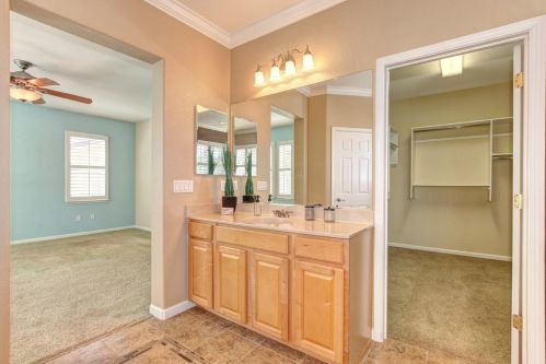 5616 Mingee Way, Elk Grove CA  95757-1647 exterior