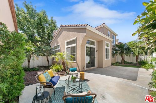 47 Del Carlo, Irvine CA  92606-8824 exterior