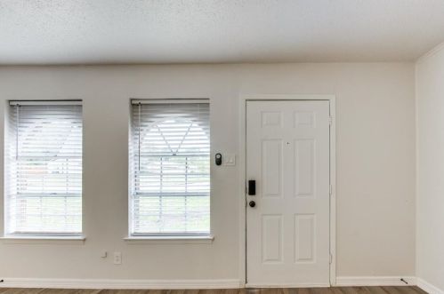 1673 Morrison Dr, Garland TX  75040-5925 exterior