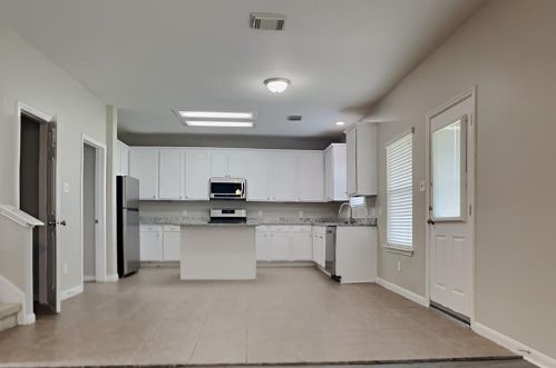 2831 Wild Oak Park Dr, Conroe TX  77385-2761 exterior