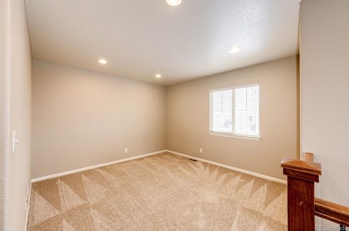 280 Elk Ct, Aurora CO 80016-4104 exterior