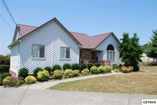 1266 Sunrise Dr, Pigeon Forge, TN 37862-6182