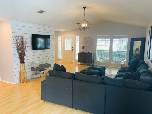 4472 Mather, Uhland TX  78640-9289 exterior