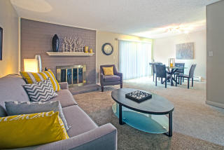 4982 Ulster St, Denver CO  80237-2852 exterior