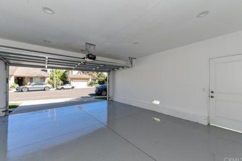 8 Henry, Irvine CA  92620-3256 exterior