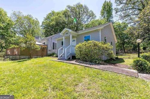 1864 Center Ave, Atlanta GA  30344-4656 exterior