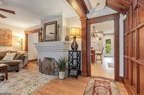 200 Cedar St, Garwood, NJ 07027-1107